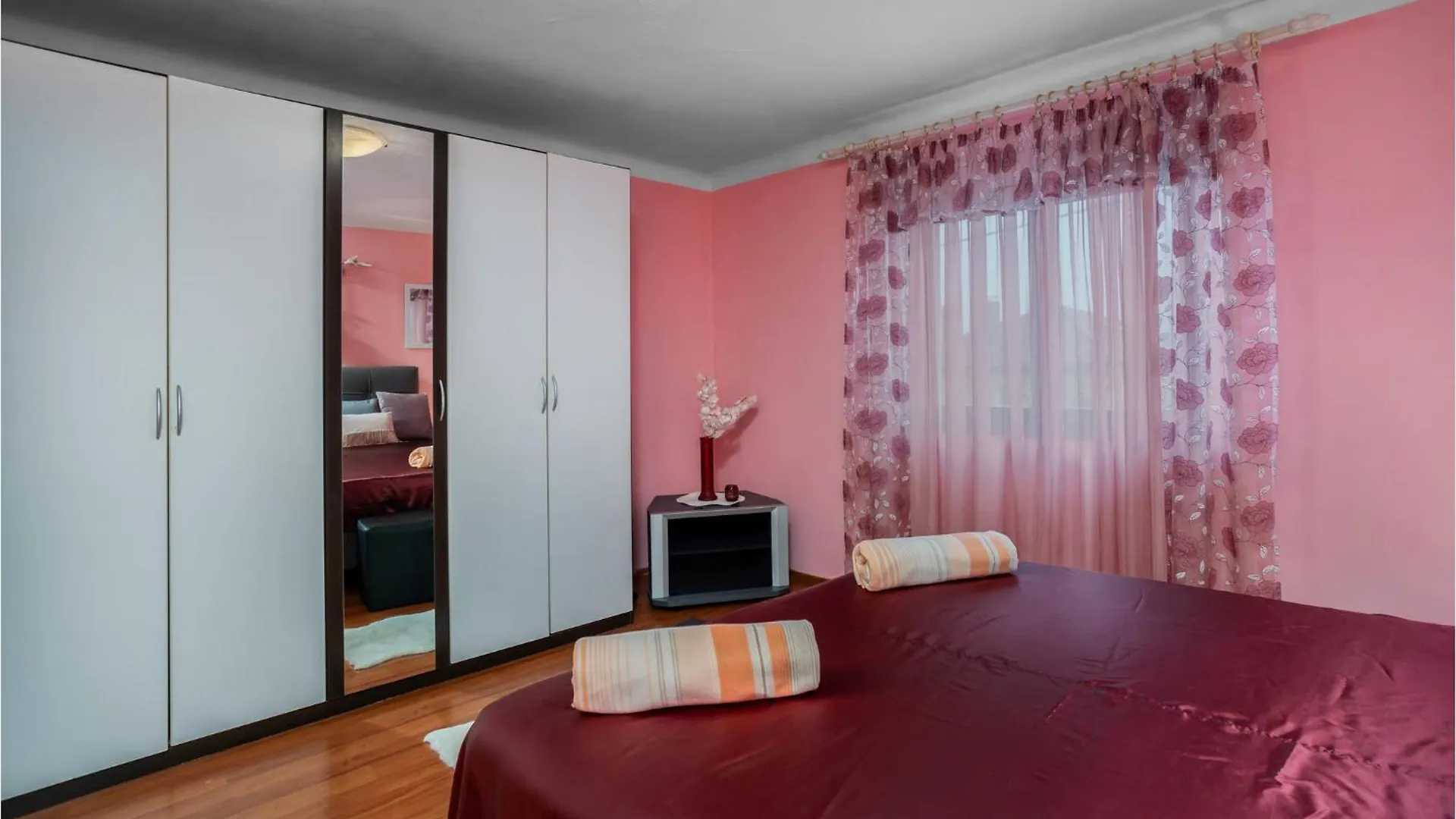 Stunning Apartment In Rijeka With Kitchen 0*,